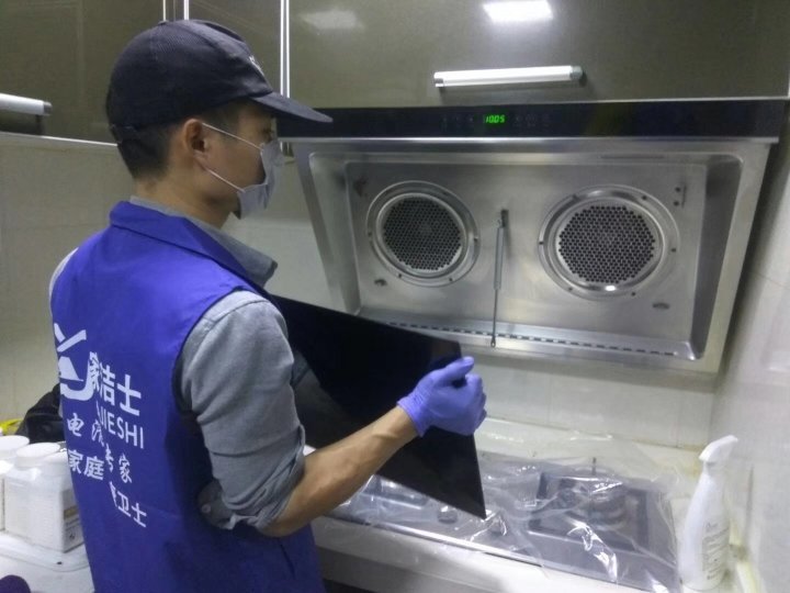 商务部：促进服务消费扩容升级(图1)